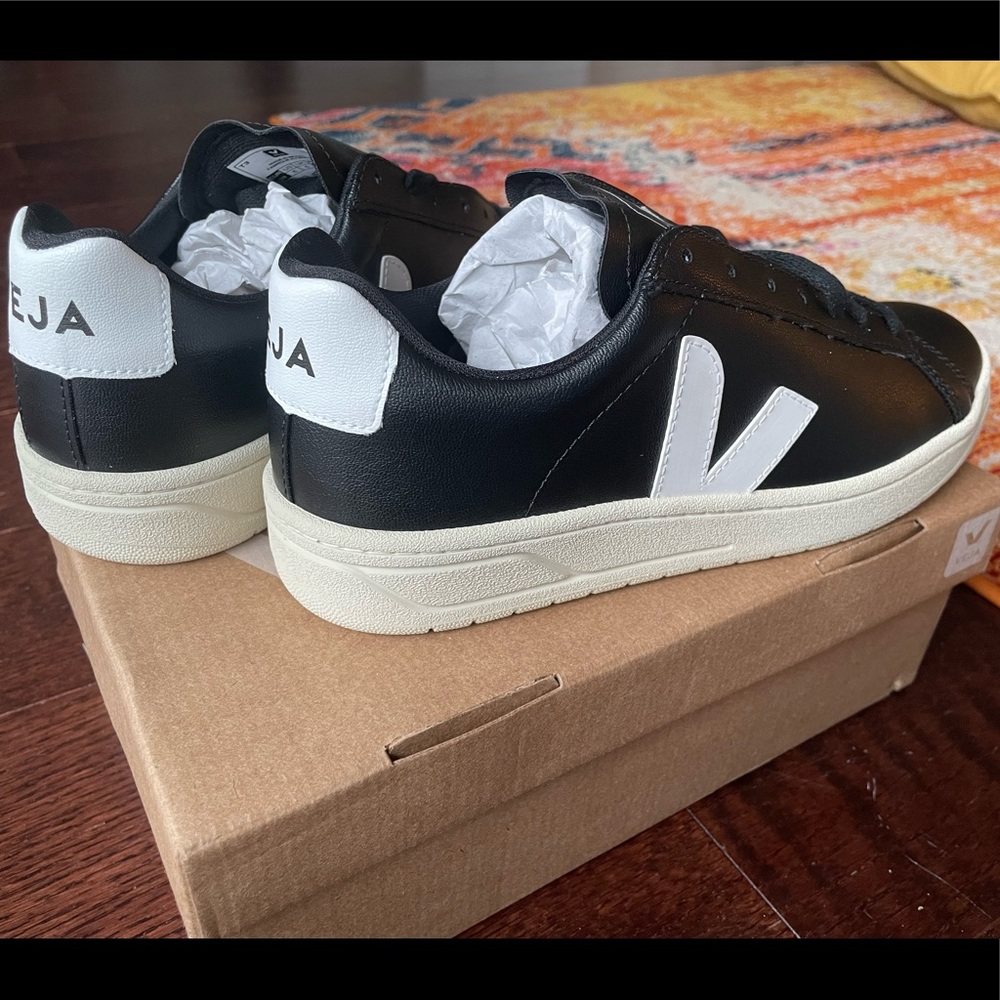 Veja Urca Sneakers size EUR 39/ US 8